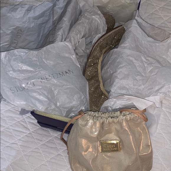 Stuart Weitzman Gold Flats 7.5 NARROW - Picture 6 of 12